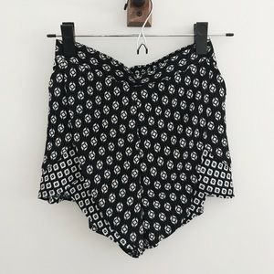 Boho black and white shorts